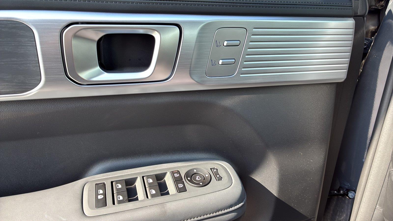 2026 Hyundai Santa Fe Limited - Photo 19