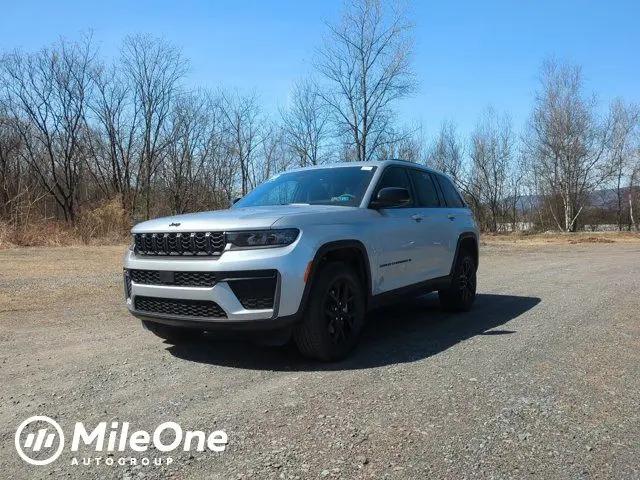 2026 Jeep Grand Cherokee Altitude 4x4 for sale in Wilkes-Barre, PA