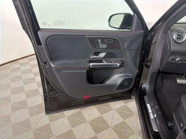 2026 Mercedes-Benz GLB 4MATIC
