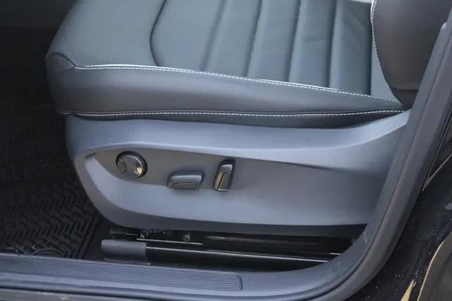 2026 Volkswagen Taos SEL