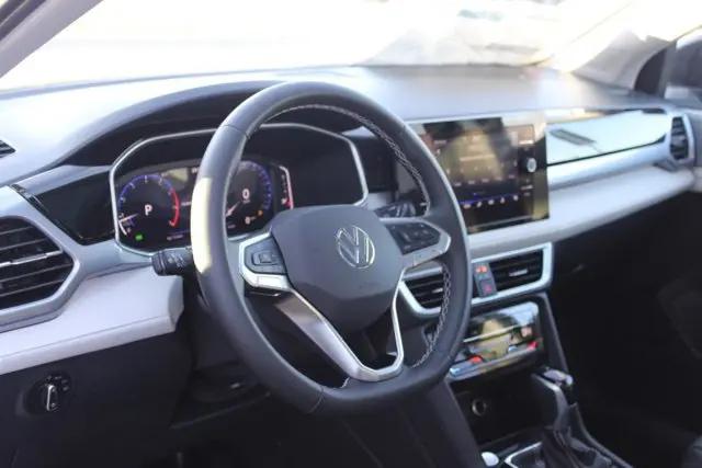 2026 Volkswagen Taos SEL