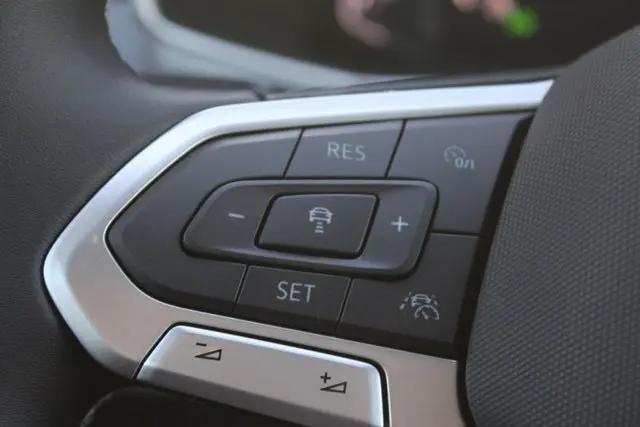 2026 Volkswagen Taos SEL