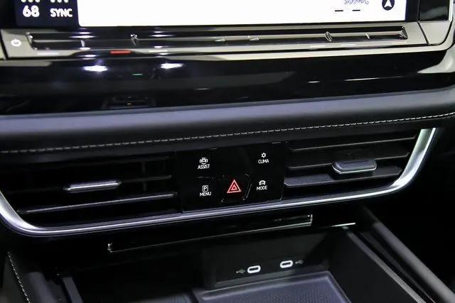 2026 Volkswagen Atlas Cross Sport SEL Premium R-Line
