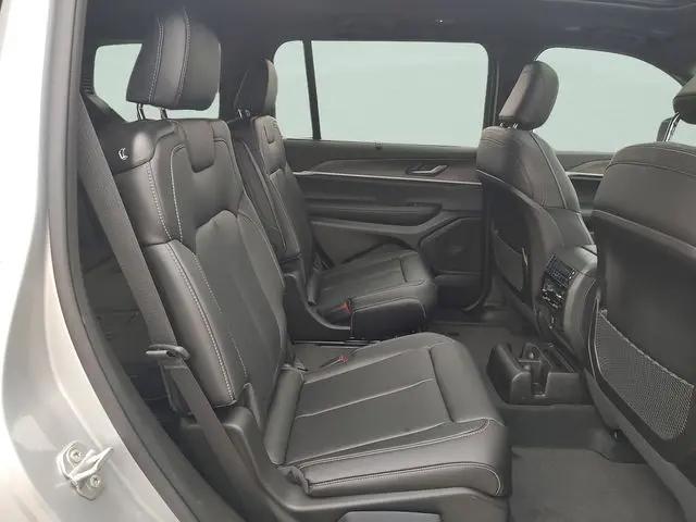 2025 Jeep Grand Cherokee L Limited 4x4