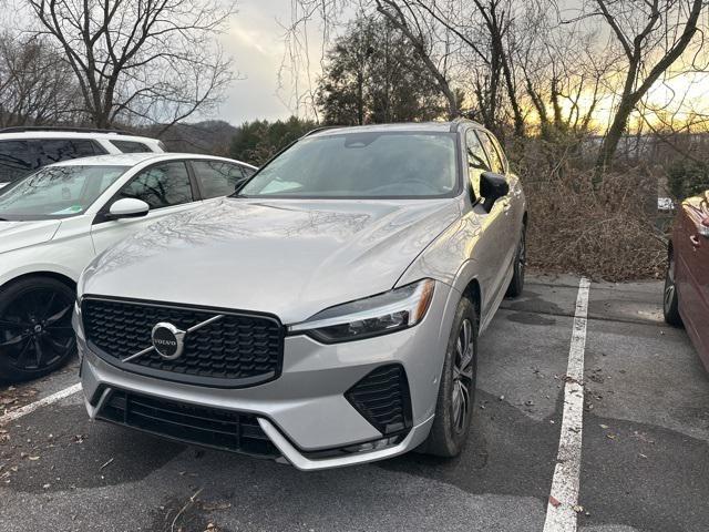 2024 Volvo XC60 B5 Plus Dark Theme