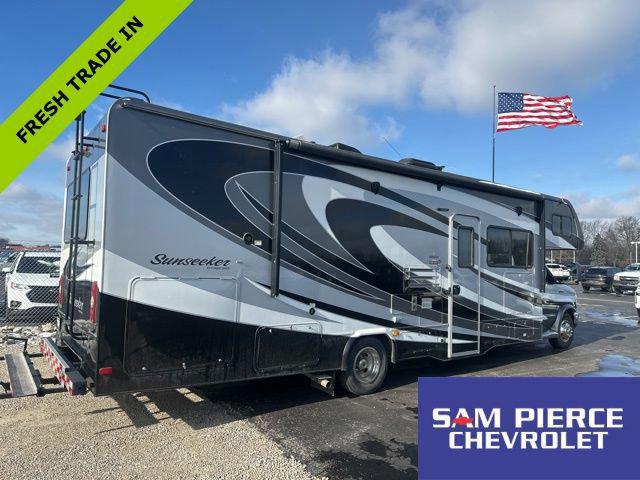 2016 Ford E-450 Cutaway Base for sale in Daleville, IN