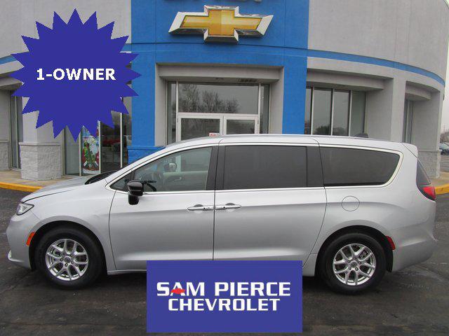 2024 Chrysler Pacifica Touring L for sale in Daleville, IN