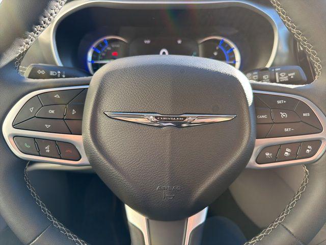 2024 Chrysler Pacifica Hybrid Select