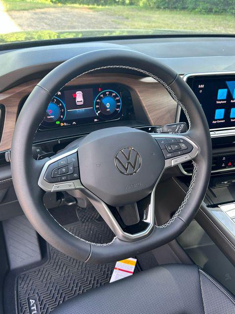 2026 Volkswagen Atlas SE with Technology