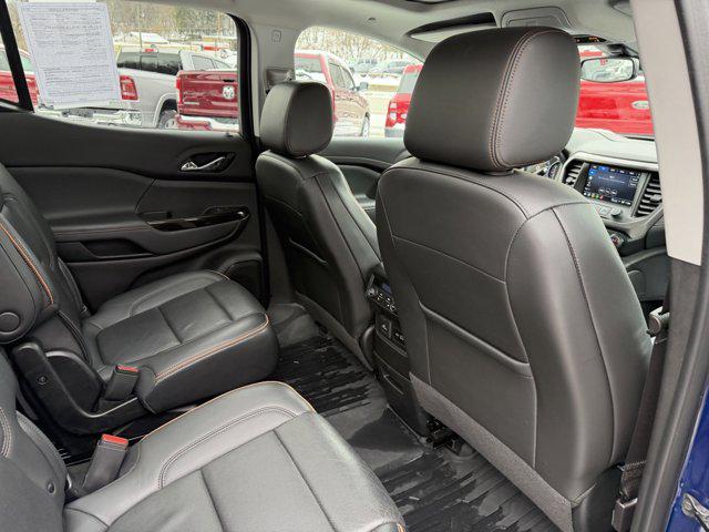 2023 GMC Acadia AWD AT4