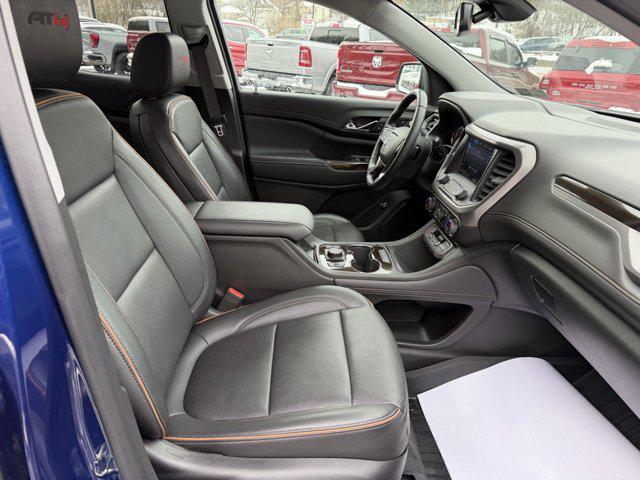 2023 GMC Acadia AWD AT4