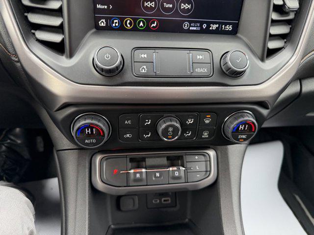 2023 GMC Acadia AWD AT4