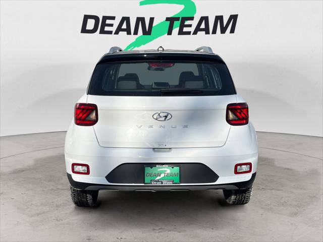 2026 Hyundai Venue SEL w/Two-Tone Roof