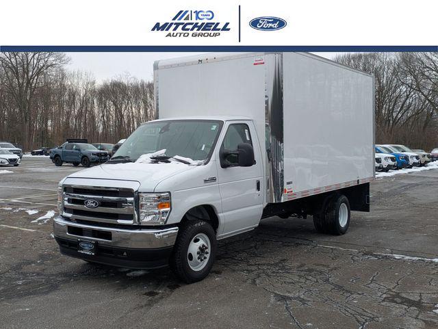 2026 Ford E-450 Cutaway Base