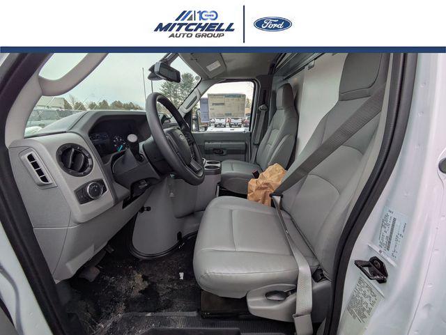 2026 Ford E-450 Cutaway Base
