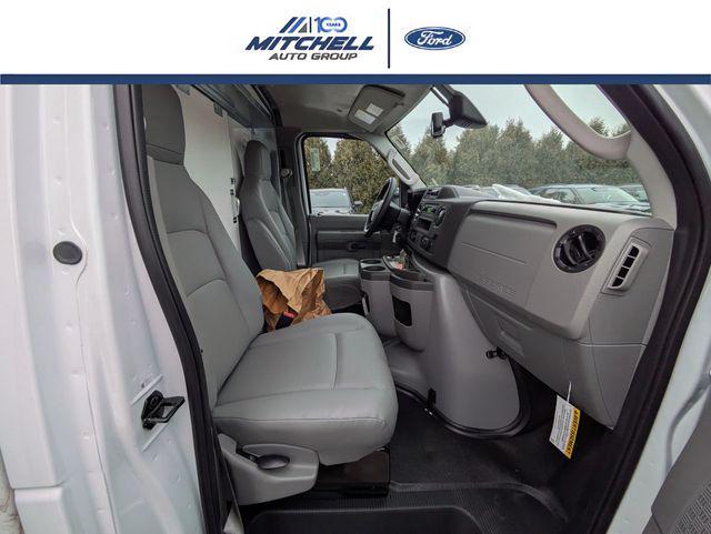 2026 Ford E-450 Cutaway Base