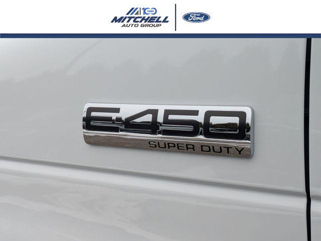 2026 Ford E-450 Cutaway Base