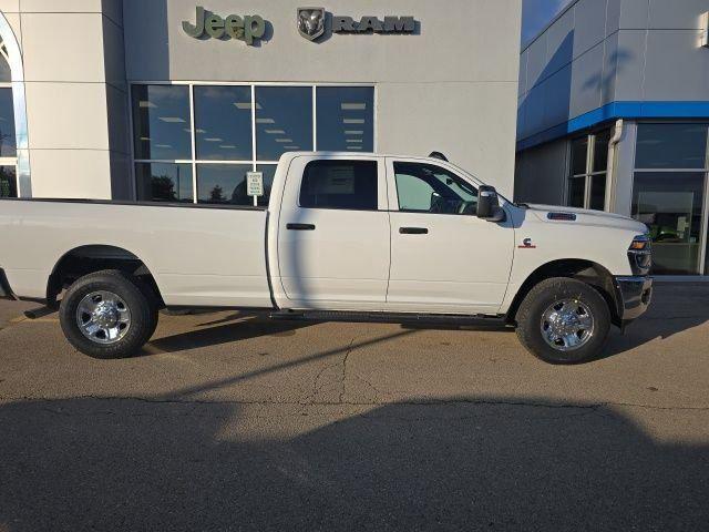 2026 RAM Ram 3500 RAM 3500 TRADESMAN CREW CAB 4X4 8 BOX