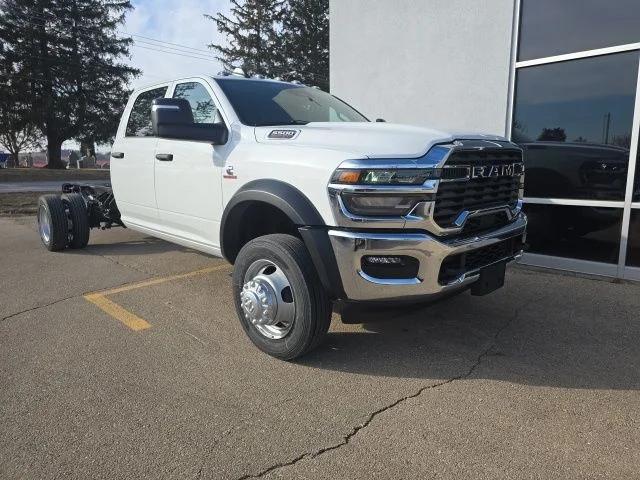 2026 RAM 5500 Chassis RAM 5500 TRADESMAN CHASSIS CREW CAB 4X4 84 CA