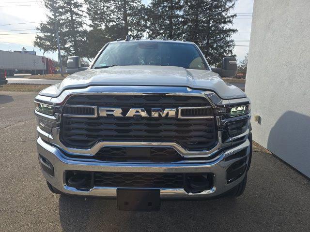 2026 RAM 5500 Chassis Cab RAM 5500 TRADESMAN CHASSIS CREW CAB 4X4 84 CA