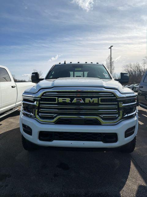 2026 RAM Ram 5500 Chassis Cab RAM 5500 BIG HORN CHASSIS CREW CAB 4X4 60 CA