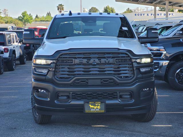 2026 RAM Ram 3500 Chassis Cab RAM 3500 TRADESMAN CREW CAB CHASSIS 4X4 60 CA 2026 RAM Ram 3500 Chassis Cab RAM 3500 TRADESMAN CREW CAB CHASSIS 4X4 60 CA