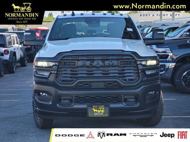 2026 RAM 3500 Chassis RAM 3500 TRADESMAN CREW CAB CHASSIS 4X4 60 CA 2026 RAM 3500 Chassis RAM 3500 TRADESMAN CREW CAB CHASSIS 4X4 60 CA