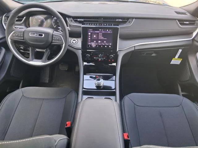 2026 Jeep Grand Cherokee Altitude 4x2