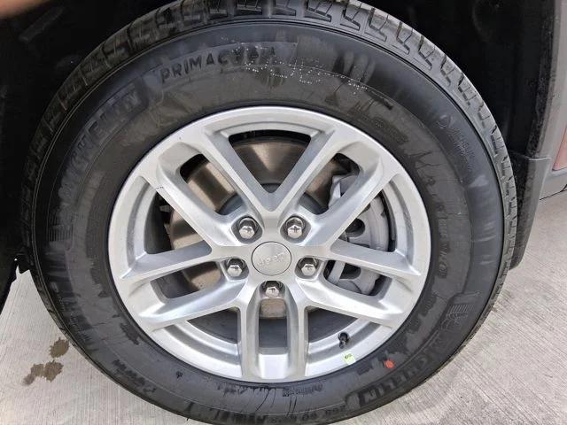 2026 Jeep Grand Cherokee Altitude 4x2