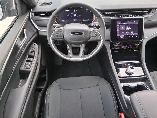 2026 Jeep Grand Cherokee Altitude 4x2