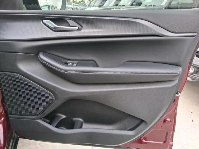2026 Jeep Grand Cherokee Altitude 4x2
