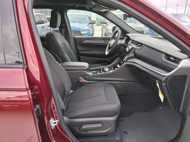 2026 Jeep Grand Cherokee Altitude 4x2