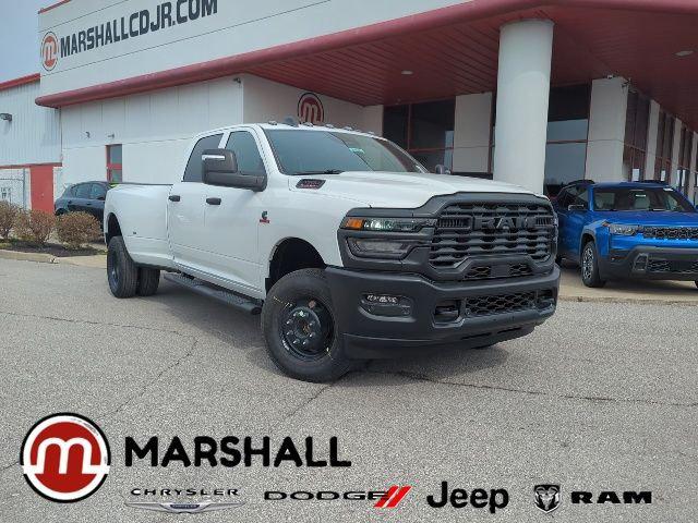2026 RAM Ram 3500 RAM 3500 TRADESMAN CREW CAB 4X4 8 BOX