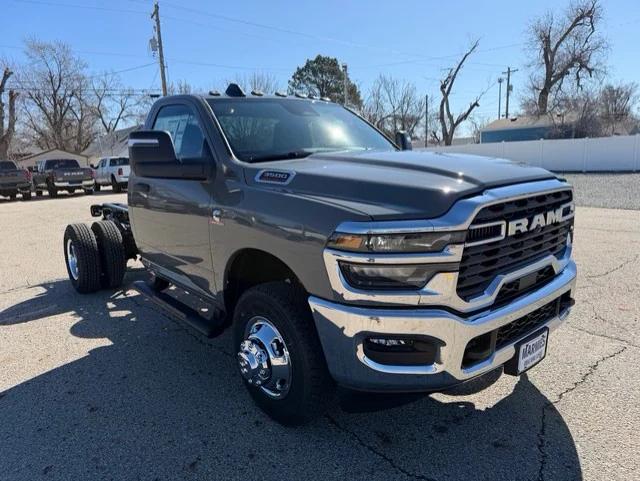 2026 RAM Ram 3500 Chassis Cab RAM 3500 TRADESMAN CHASSIS REGULAR CAB 4X4 60 CA