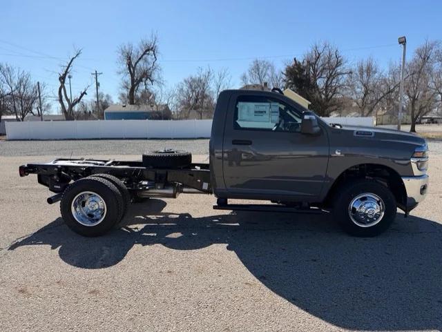 2026 RAM Ram 3500 Chassis Cab RAM 3500 TRADESMAN CHASSIS REGULAR CAB 4X4 60 CA