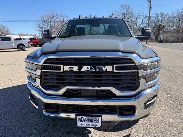 2026 RAM Ram 3500 Chassis Cab RAM 3500 TRADESMAN CHASSIS REGULAR CAB 4X4 60 CA