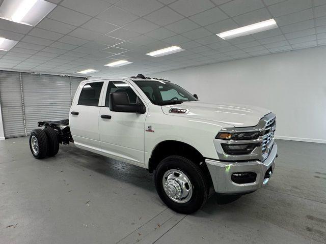 2026 RAM Ram 3500 Chassis Cab RAM 3500 TRADESMAN CREW CAB CHASSIS 4X4 60 CA 2026 RAM Ram 3500 Chassis Cab RAM 3500 TRADESMAN CREW CAB CHASSIS 4X4 60 CA