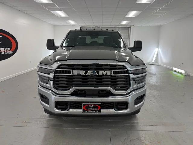 2026 RAM Ram 3500 Chassis Cab RAM 3500 TRADESMAN CREW CAB CHASSIS 4X4 60 CA 2026 RAM Ram 3500 Chassis Cab RAM 3500 TRADESMAN CREW CAB CHASSIS 4X4 60 CA