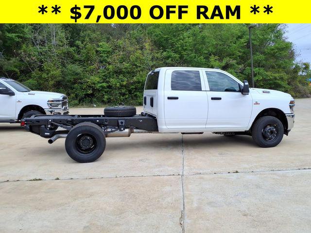 2026 RAM Ram 3500 Chassis Cab RAM 3500 TRADESMAN CREW CAB CHASSIS 4X4 60 CA