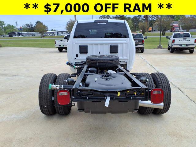 2026 RAM Ram 3500 Chassis Cab RAM 3500 TRADESMAN CREW CAB CHASSIS 4X4 60 CA
