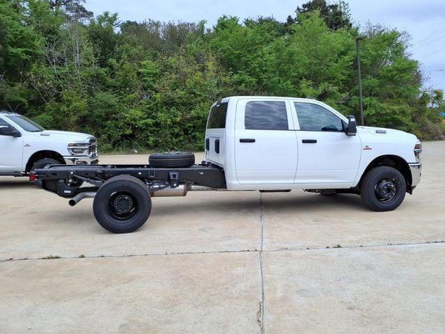 2026 RAM Ram 3500 Chassis Cab RAM 3500 TRADESMAN CREW CAB CHASSIS 4X4 60 CA 2026 RAM Ram 3500 Chassis Cab RAM 3500 TRADESMAN CREW CAB CHASSIS 4X4 60 CA