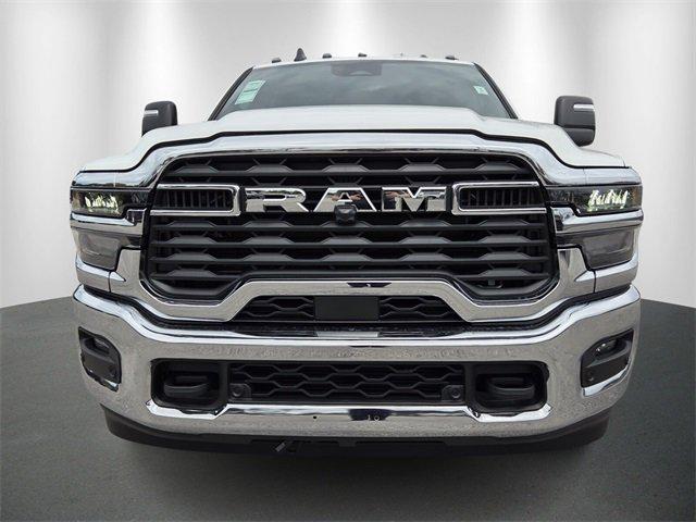 2026 RAM Ram 3500 RAM 3500 TRADESMAN CREW CAB 4X4 8 BOX