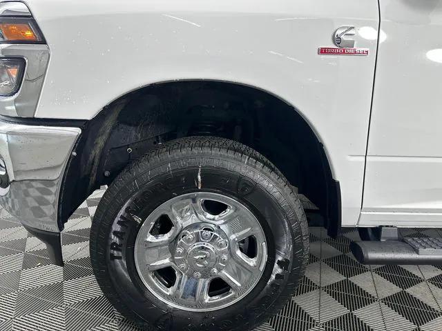 2026 RAM Ram 3500 RAM 3500 TRADESMAN CREW CAB 4X4 64 BOX