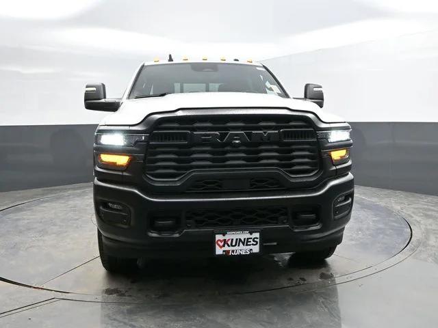 2026 RAM Ram 3500 RAM 3500 TRADESMAN CREW CAB 4X4 64 BOX