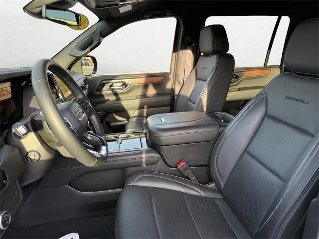 2025 GMC Yukon XL 4WD Denali