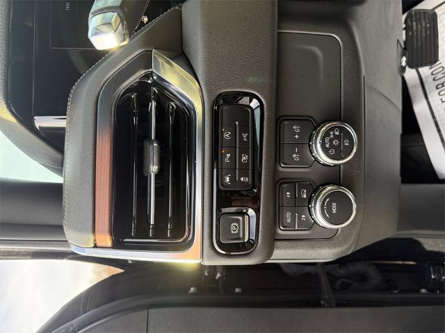 2025 GMC Yukon XL 4WD Denali