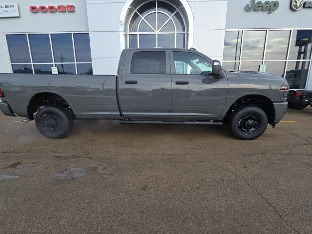 2026 RAM Ram 2500 RAM 2500 BLACK EXPRESS CREW CAB 4X4 8 BOX