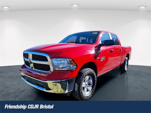 2019 RAM 1500 Classic SLT Crew Cab 4x4 64 Box