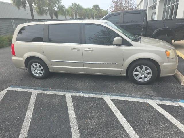 2013 Chrysler Town and Country Touring