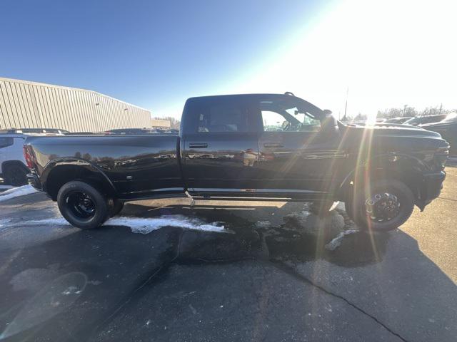 2026 RAM Ram 3500 RAM 3500 LIMITED CREW CAB 4X4 8 BOX